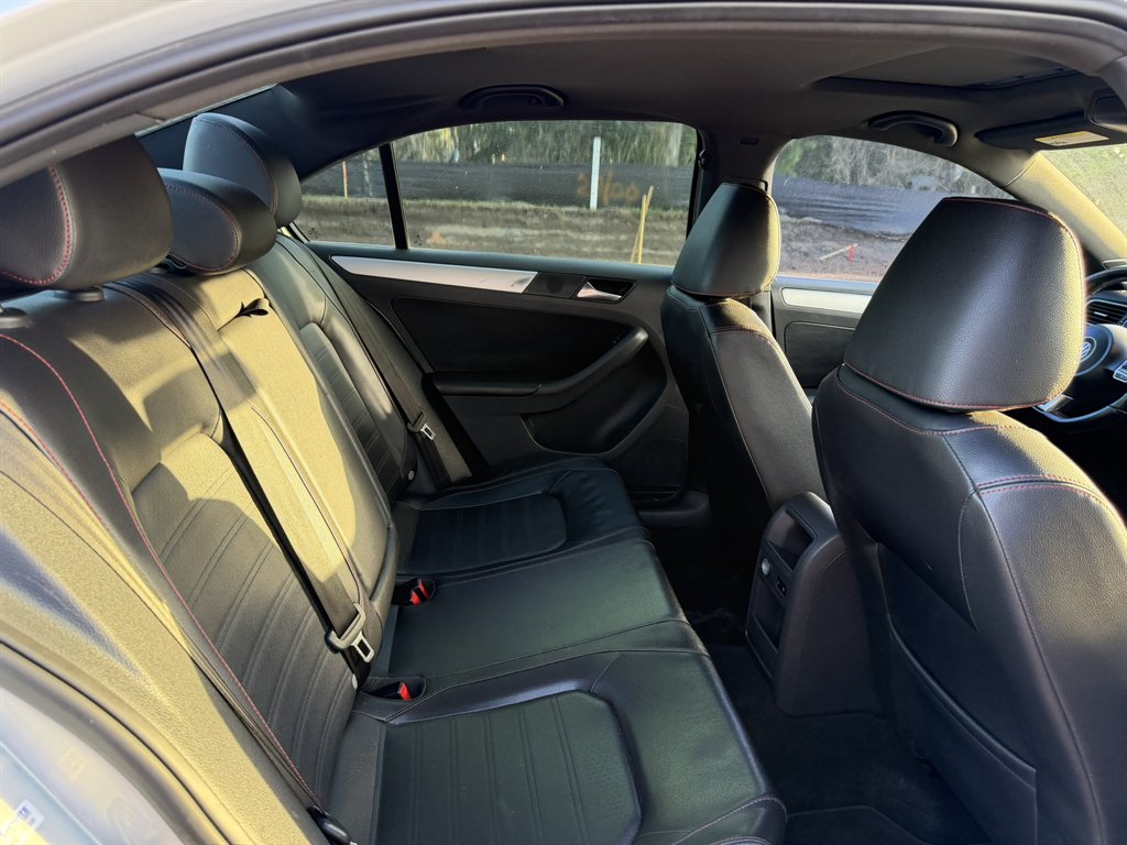 2013 Volkswagen Jetta - $7,800