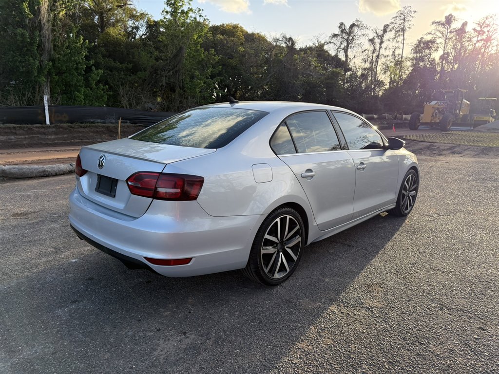 2013 Volkswagen Jetta - $7,800