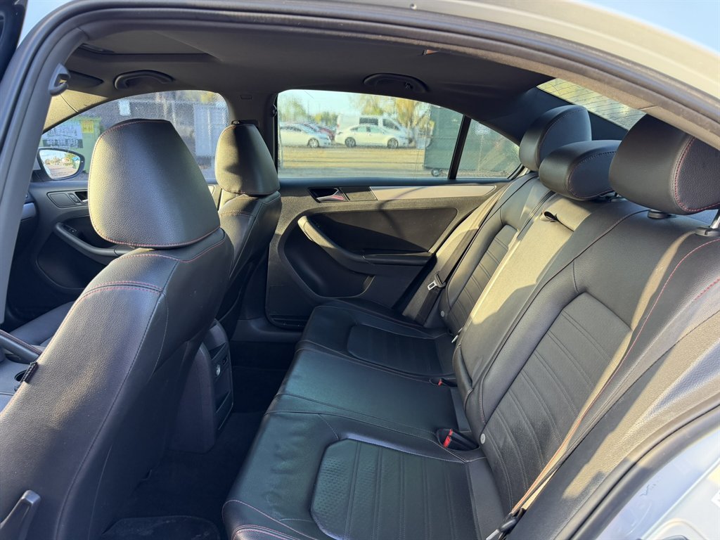 2013 Volkswagen Jetta - $7,800