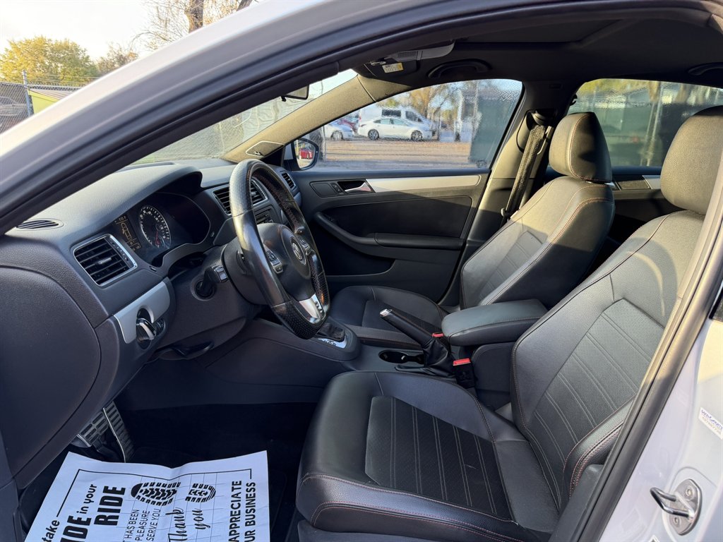 2013 Volkswagen Jetta - $7,800