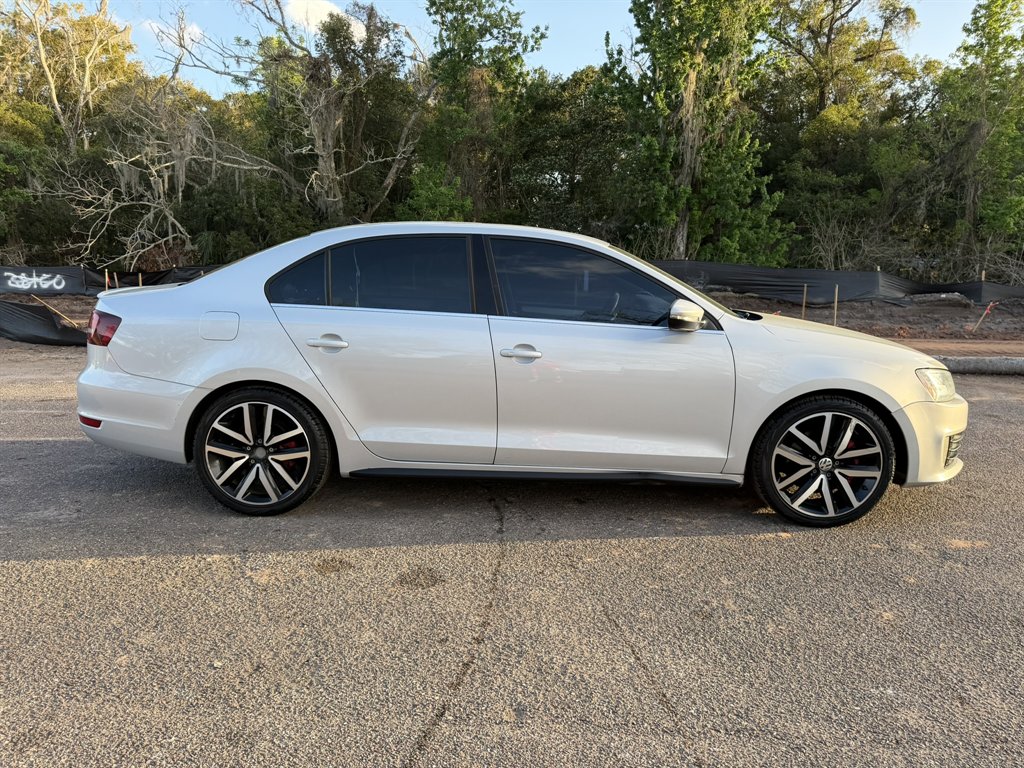 2013 Volkswagen Jetta - $7,800