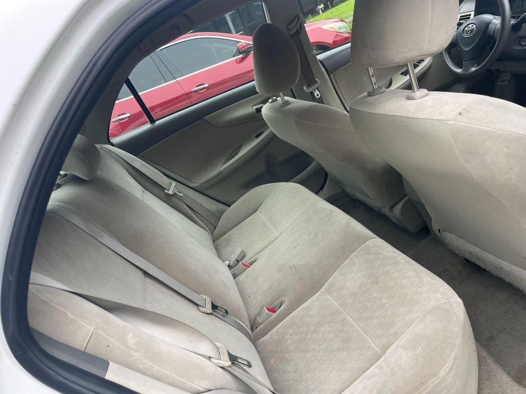 2009 Toyota Corolla LE photo