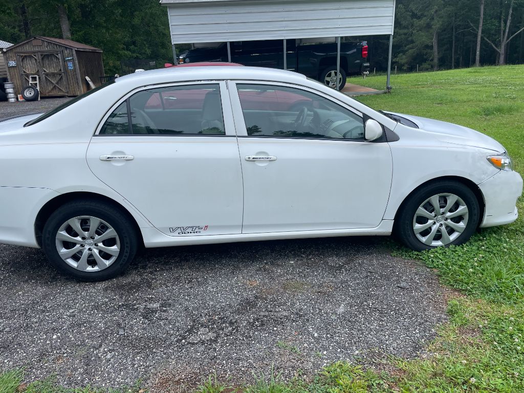 2009 Toyota Corolla LE photo