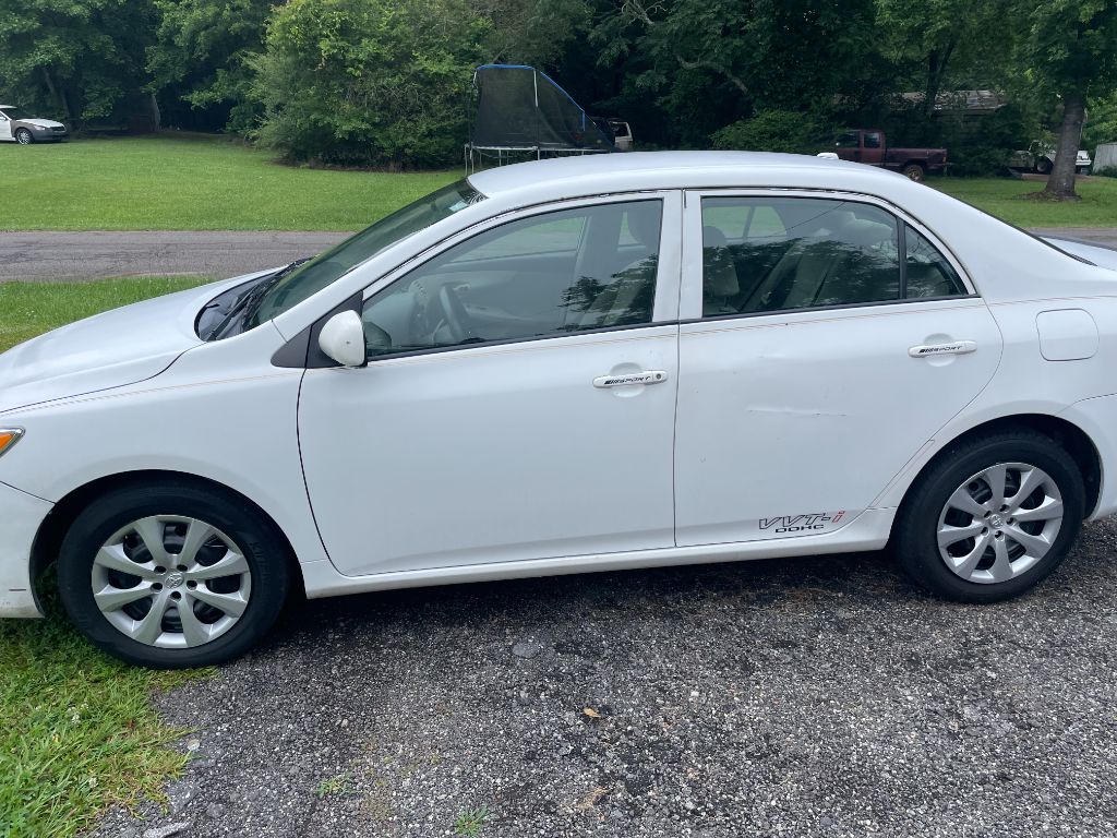 2009 Toyota Corolla LE photo