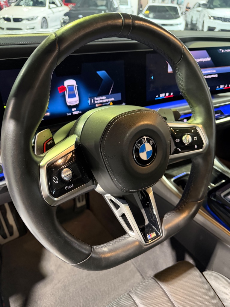 2023 BMW 760i - $75,900