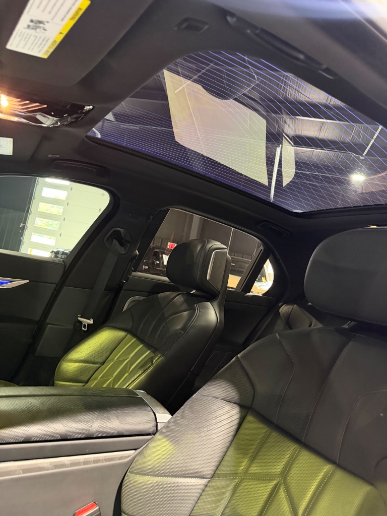 2023 BMW 760i - $75,900