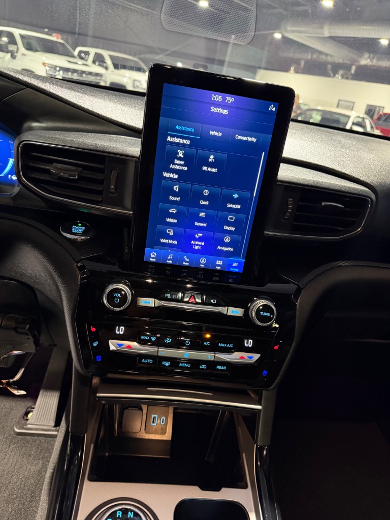 2021 Ford Explorer - $29,900