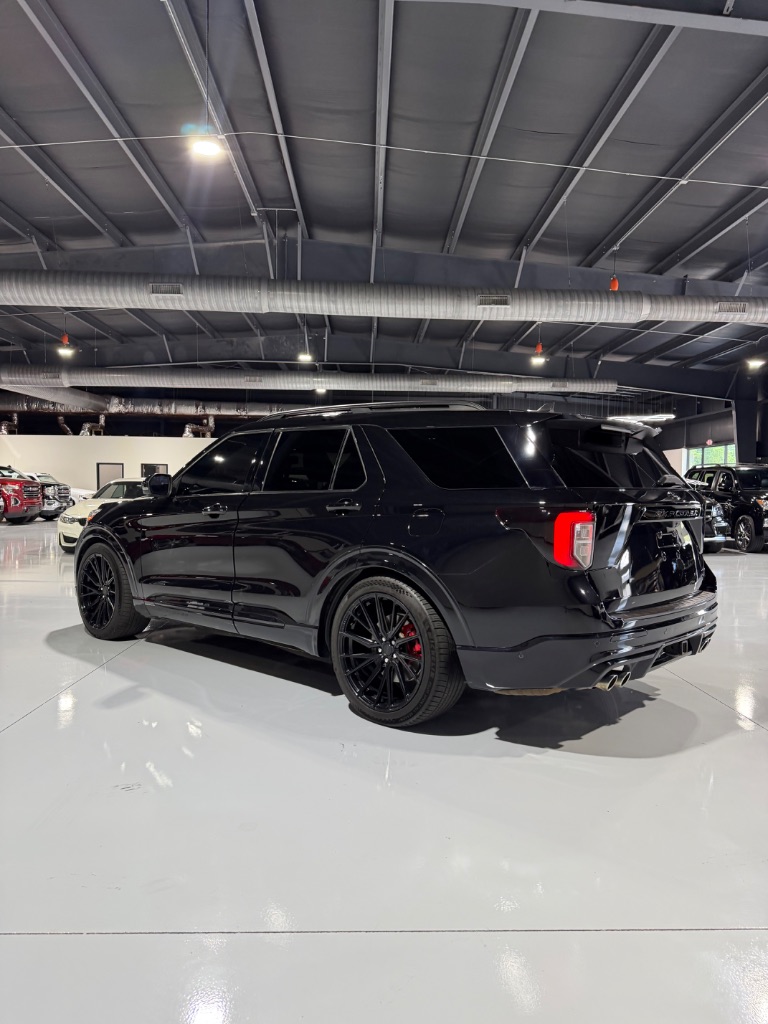 2021 Ford Explorer - $29,900