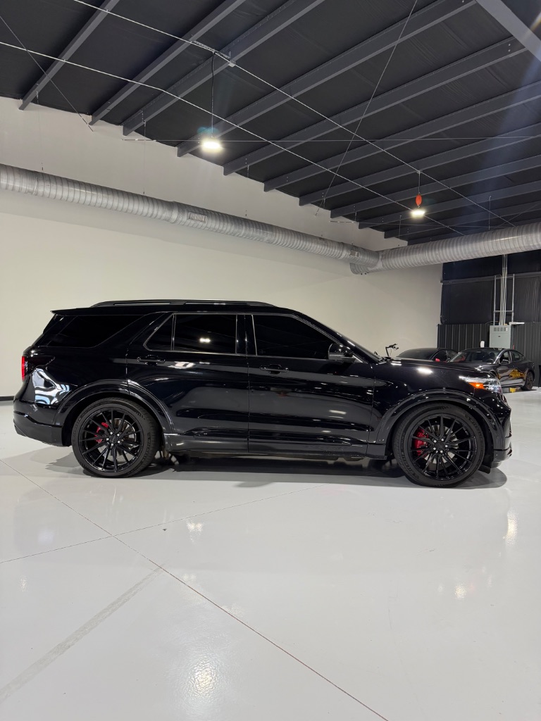 2021 Ford Explorer - $29,900