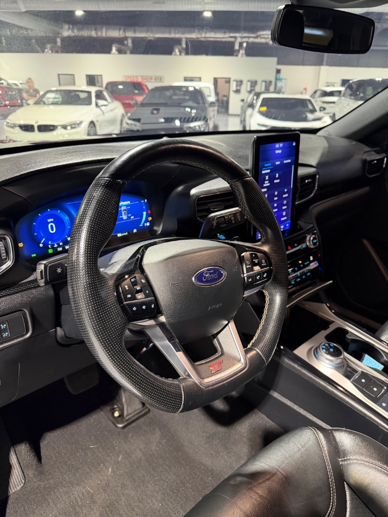 2021 Ford Explorer - $29,900