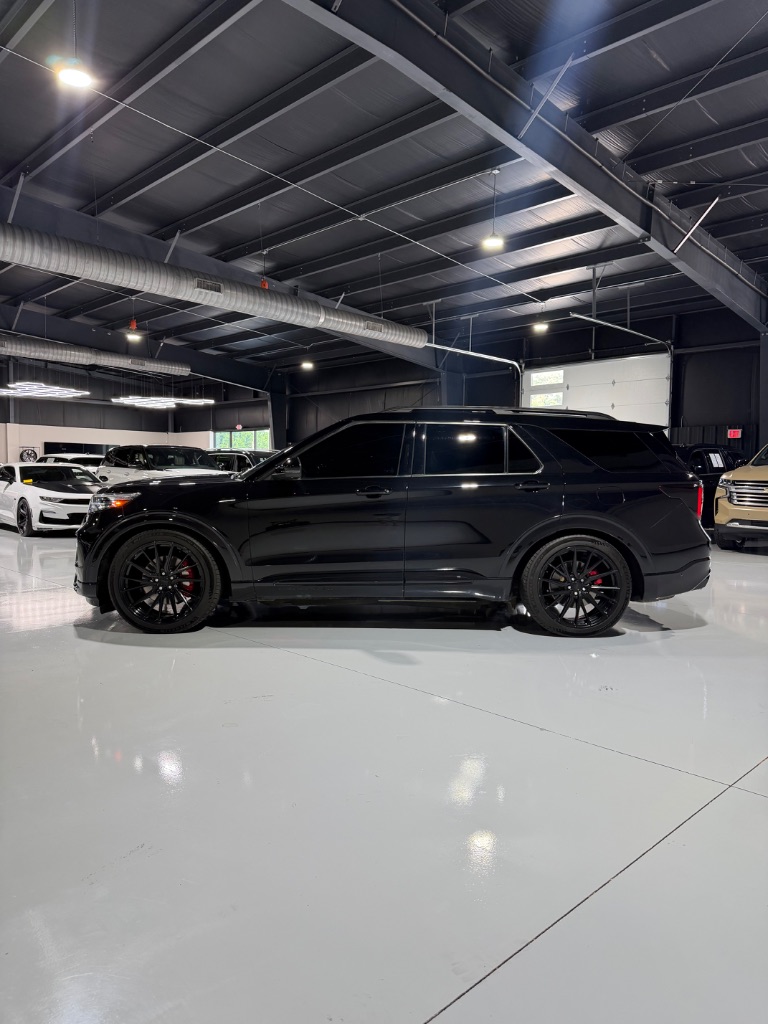 2021 Ford Explorer - $29,900