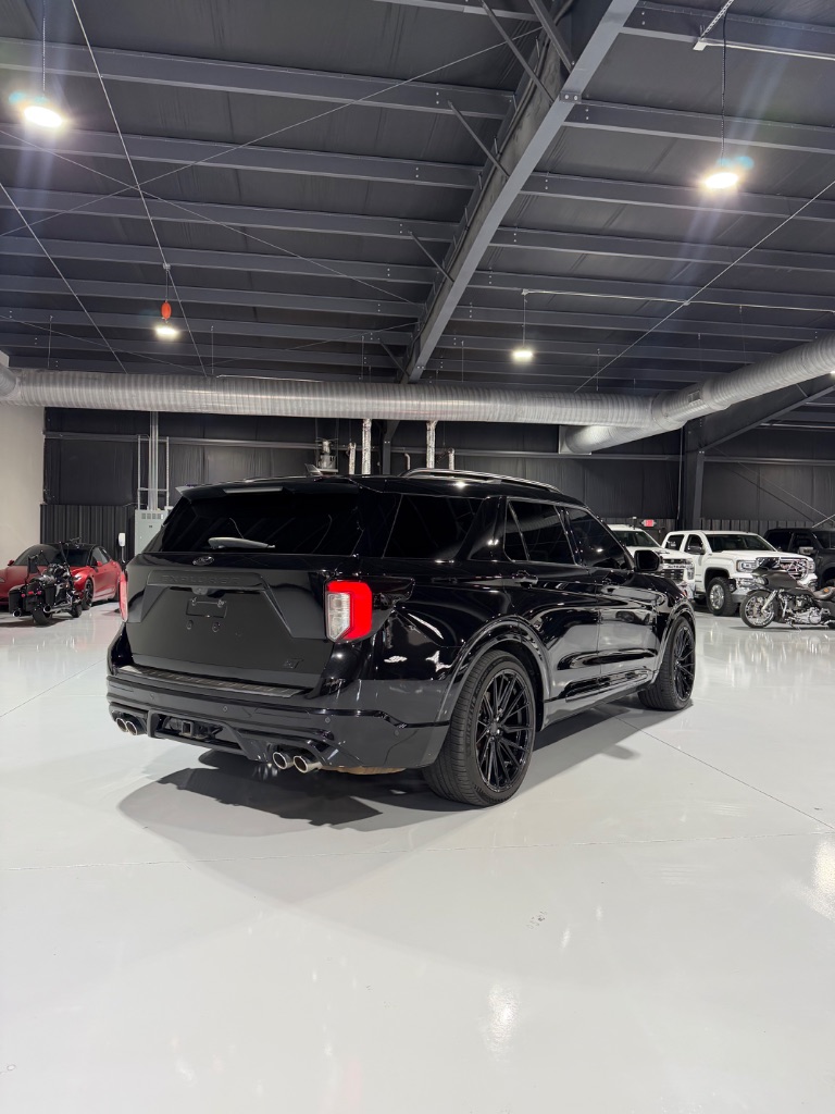 2021 Ford Explorer - $29,900