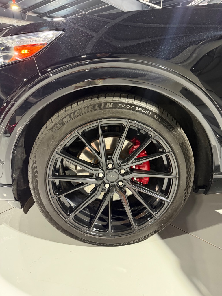2021 Ford Explorer - $29,900