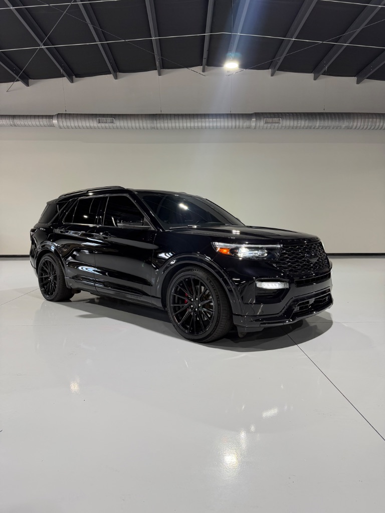 2021 Ford Explorer - $29,900
