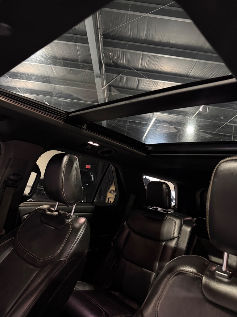 2021 Ford Explorer - $29,900