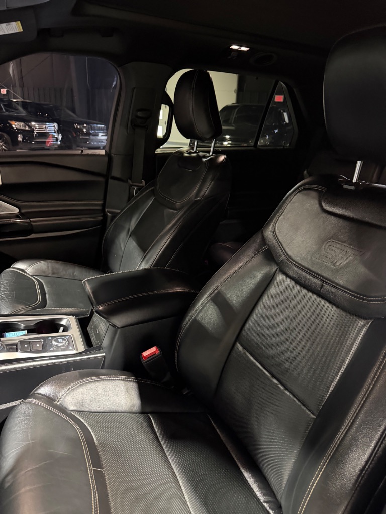 2021 Ford Explorer - $29,900