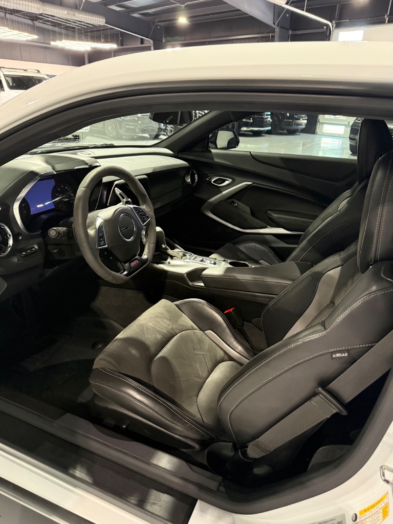 2023 Chevrolet Camaro - $46,900