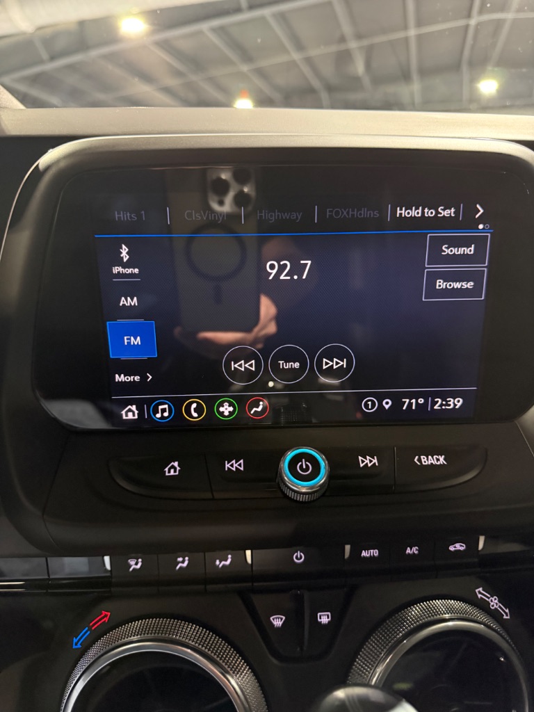 2023 Chevrolet Camaro - $46,900
