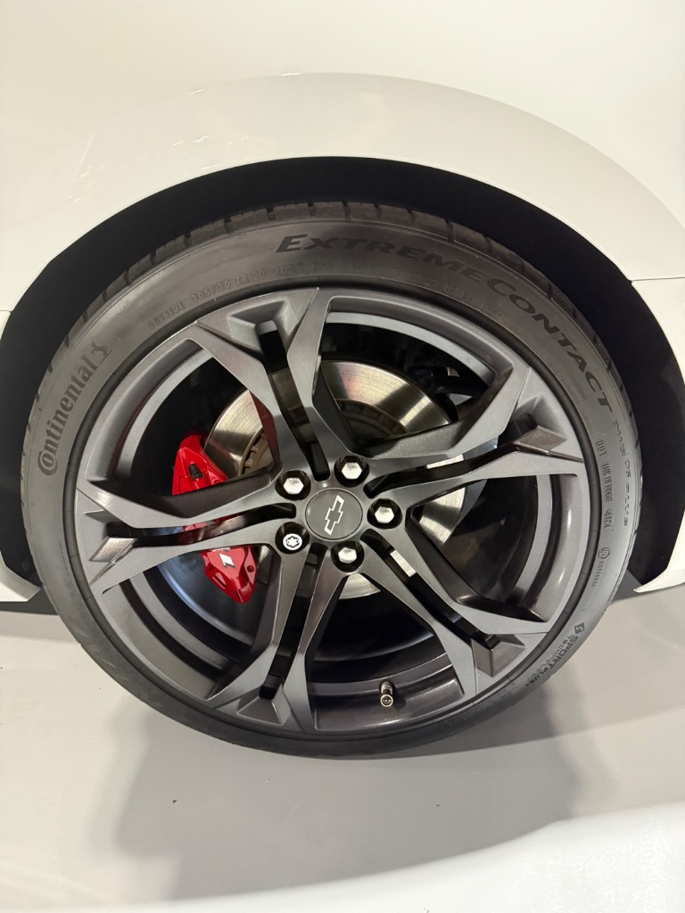 2023 Chevrolet Camaro - $46,900