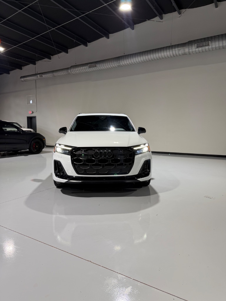 2025 Audi Q7 - $64,900