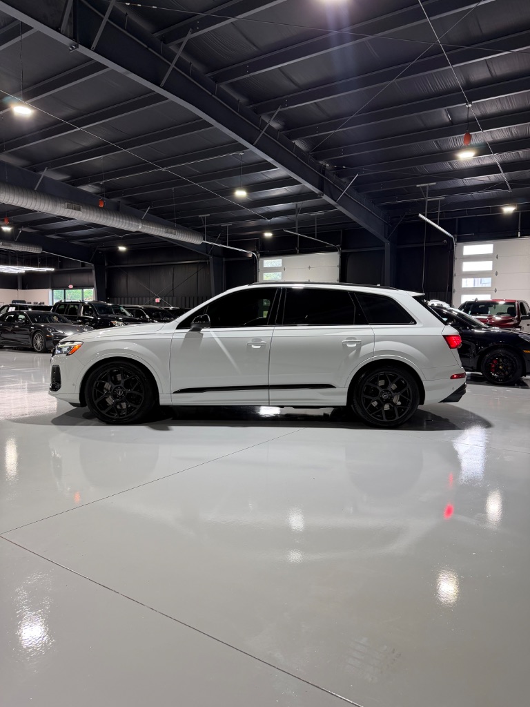 2025 Audi Q7 - $64,900