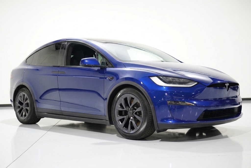 View vehicle photo 2