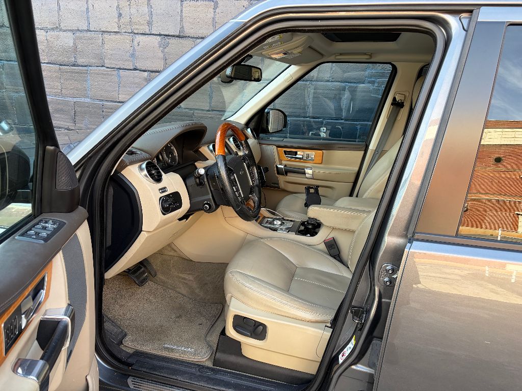 2015 Land Rover LR4 - $10,900
