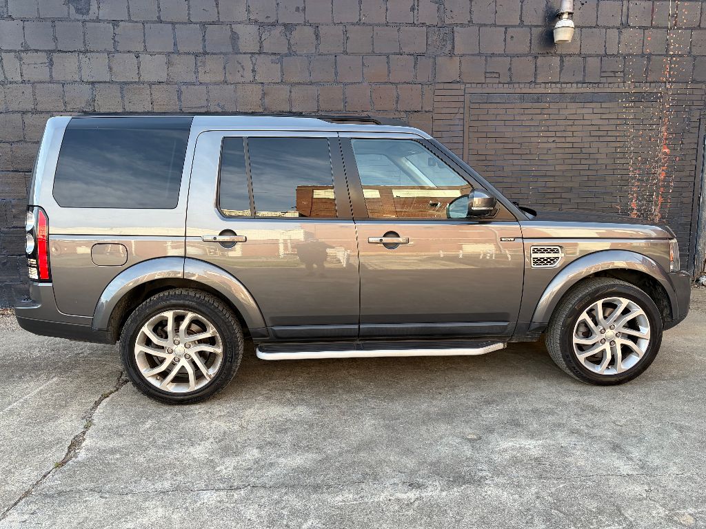 2015 Land Rover LR4 - $10,900