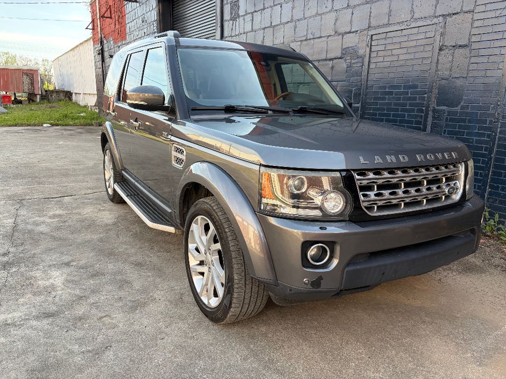 2015 Land Rover LR4 - $10,900