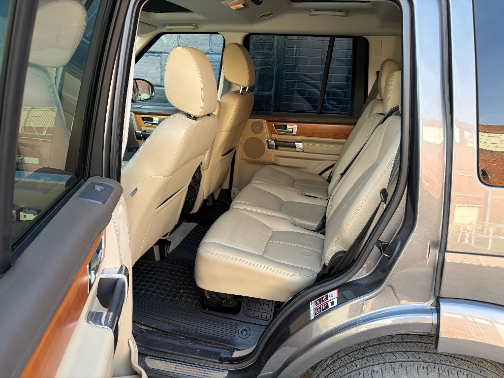 2015 Land Rover LR4 - $10,900