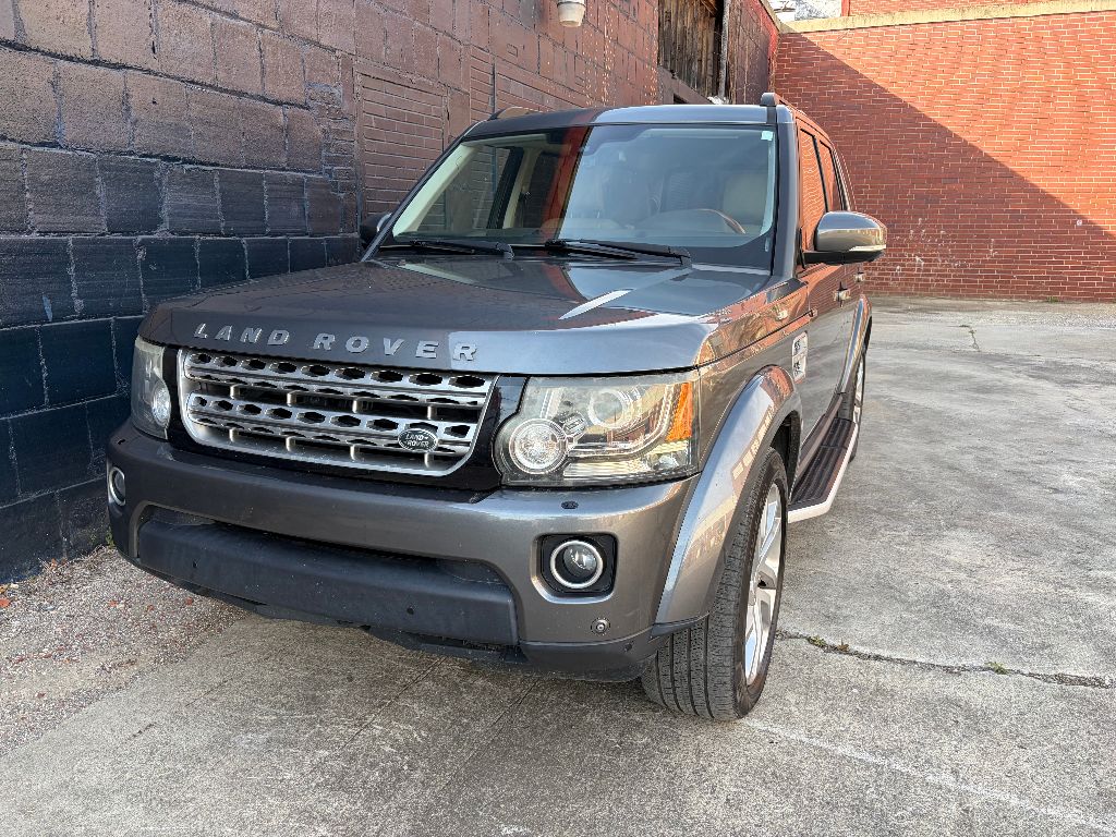 2015 Land Rover LR4 - $10,900