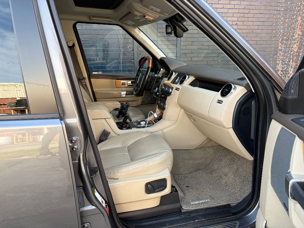 2015 Land Rover LR4 - $10,900