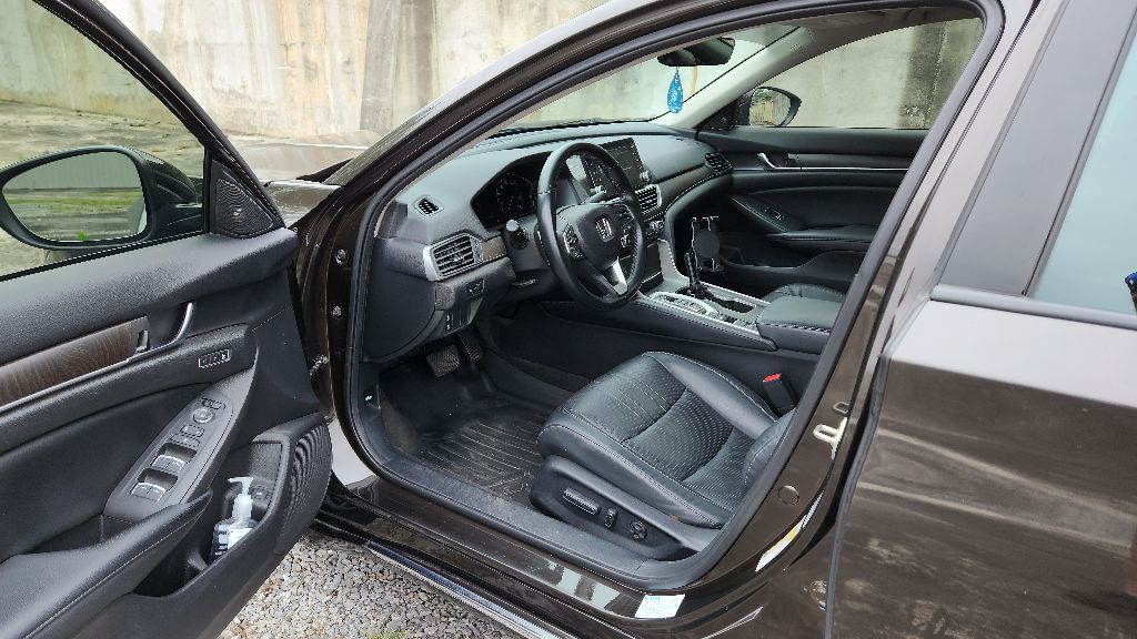 2018 Honda Accord 4DR photo