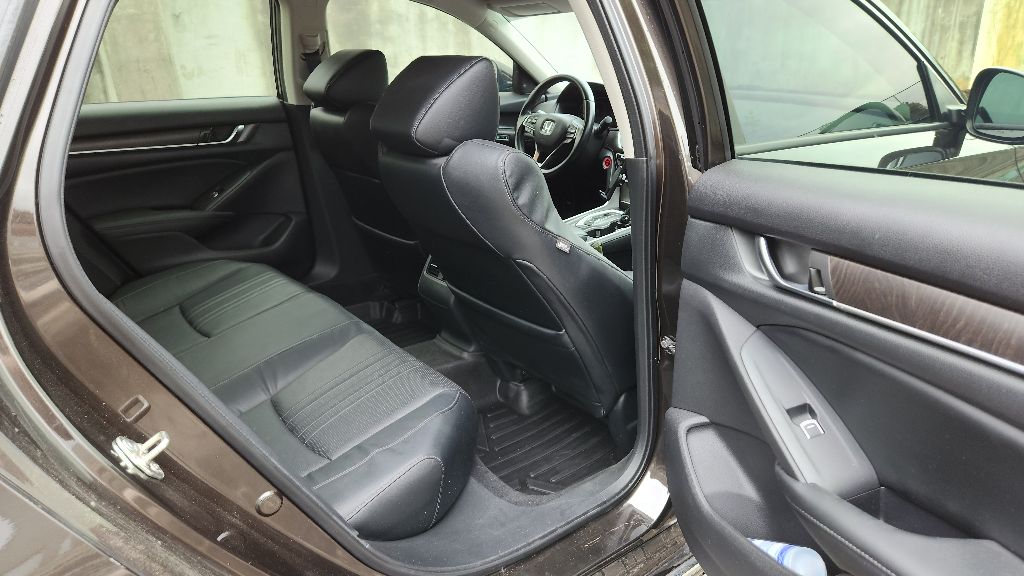 2018 Honda Accord 4DR photo