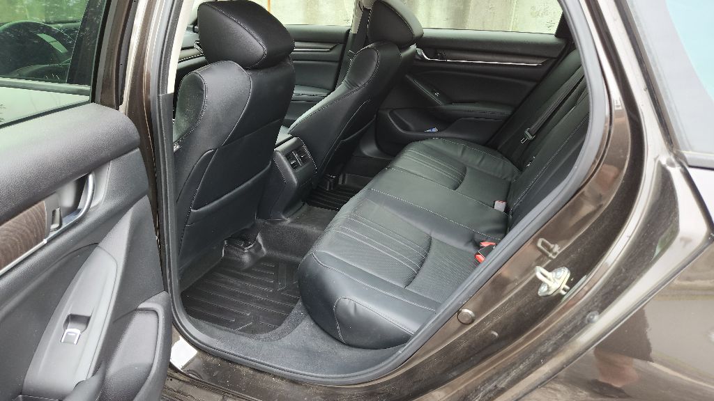 2018 Honda Accord 4DR photo