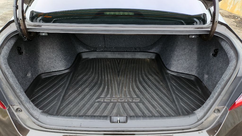 2018 Honda Accord 4DR photo