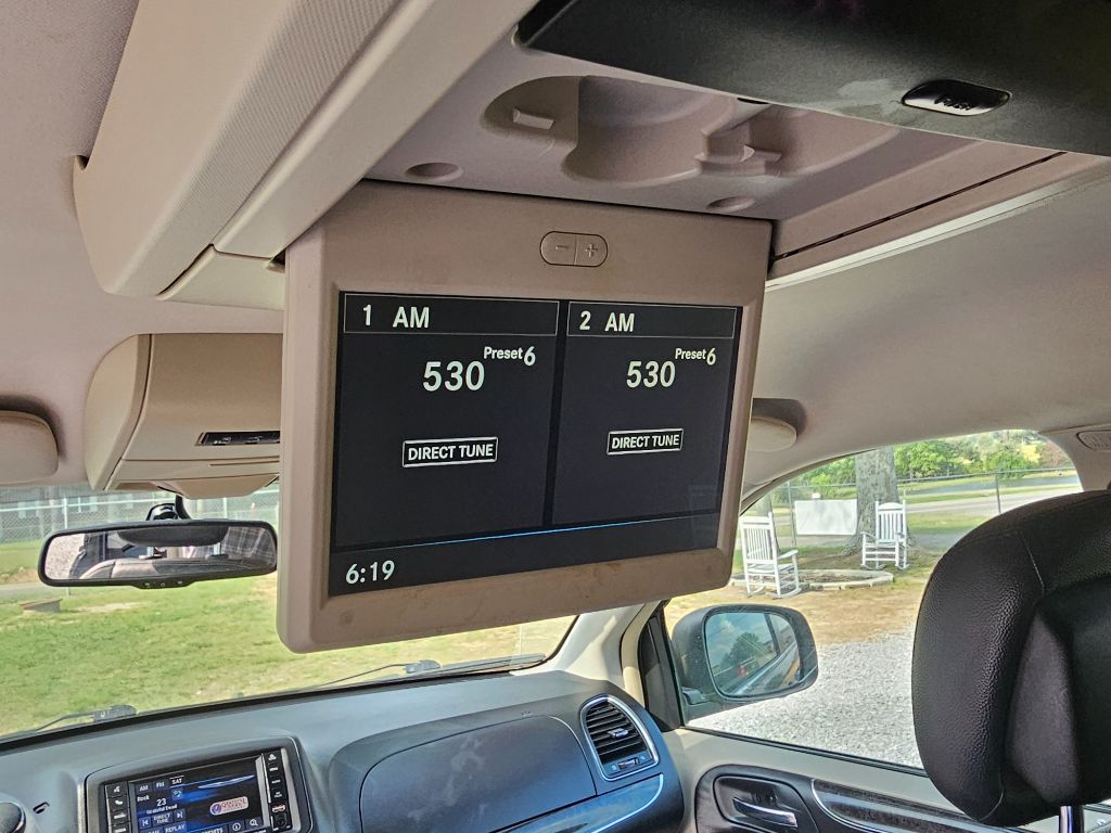 2014 Chrysler Town & Country Touring photo