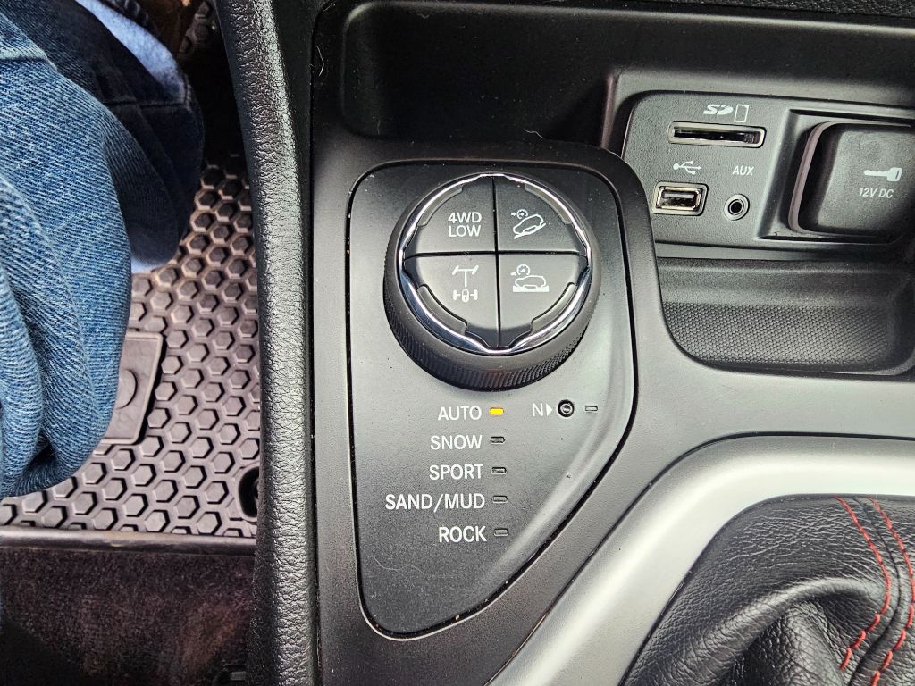 2018 Jeep Cherokee - $15,450