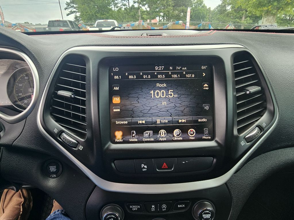 2018 Jeep Cherokee - $15,450