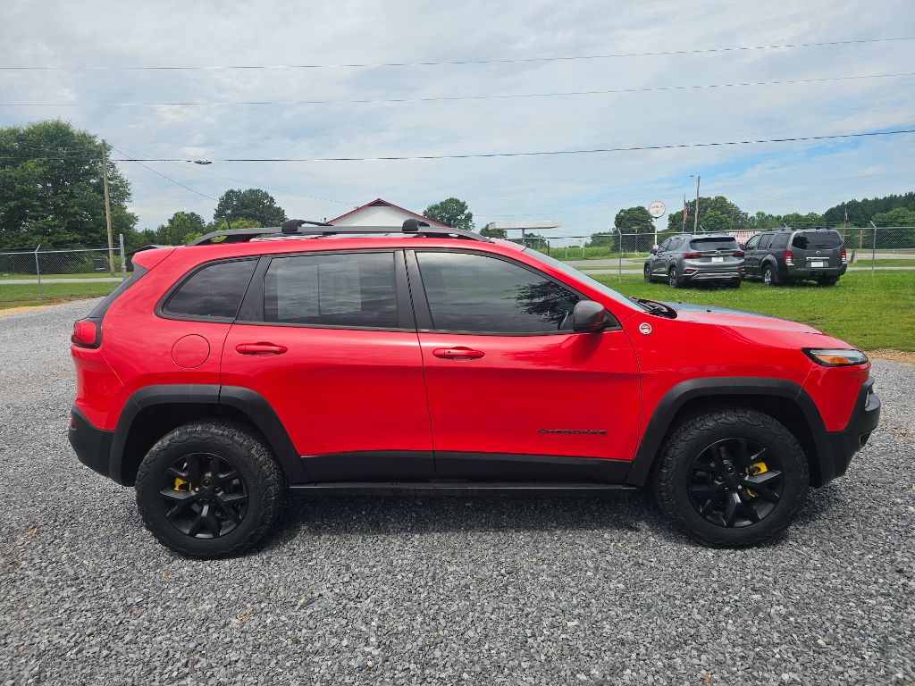 2018 Jeep Cherokee - $15,450