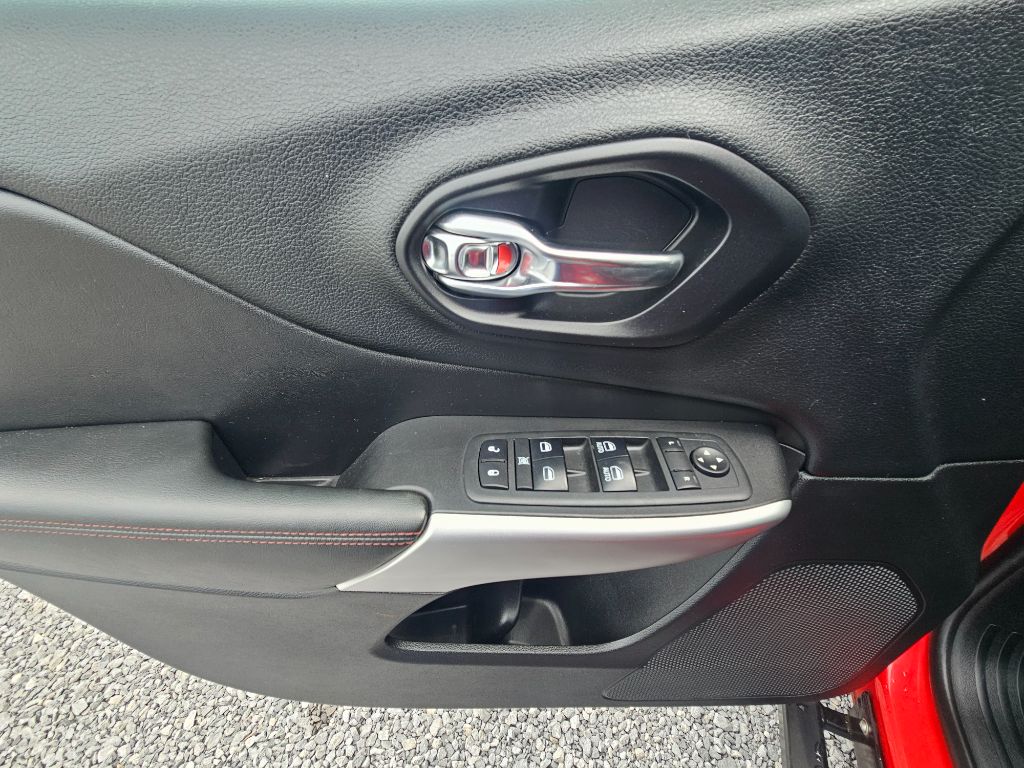 2018 Jeep Cherokee - $15,450