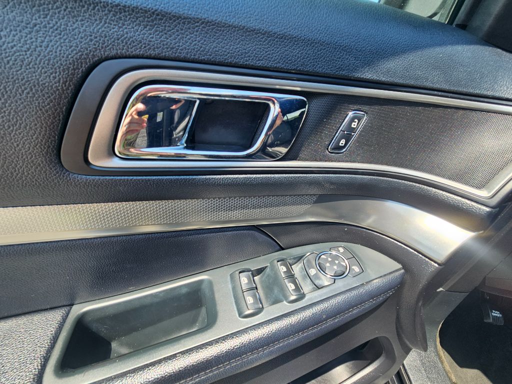 2018 Ford Explorer - $15,995
