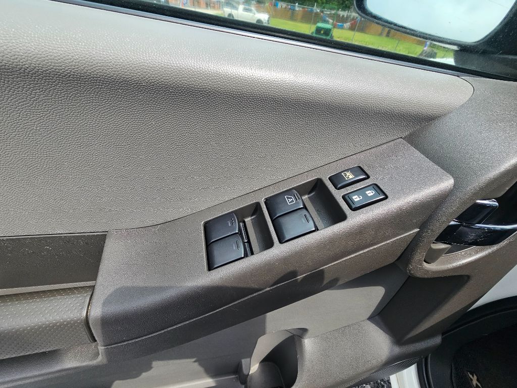 2014 Nissan Xterra - $11,500