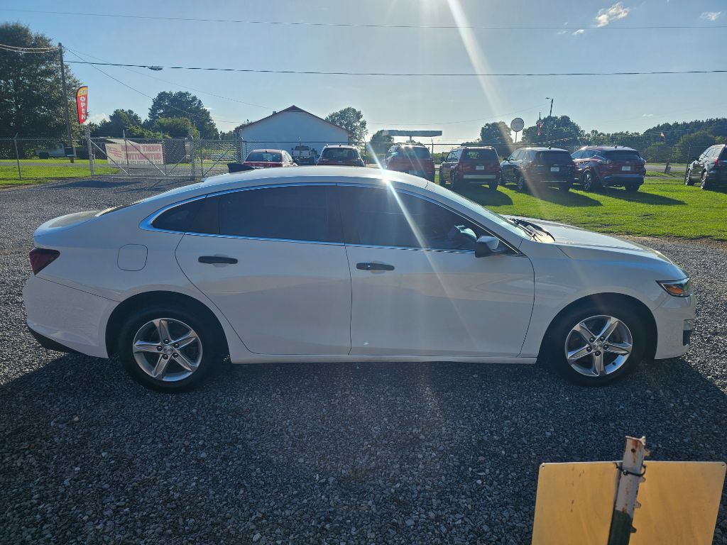 2021 Chevrolet Malibu - $17,995