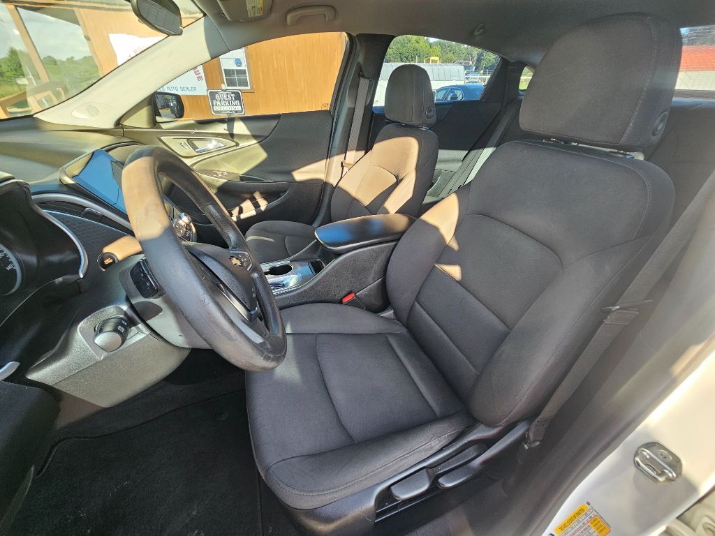 2021 Chevrolet Malibu - $17,995