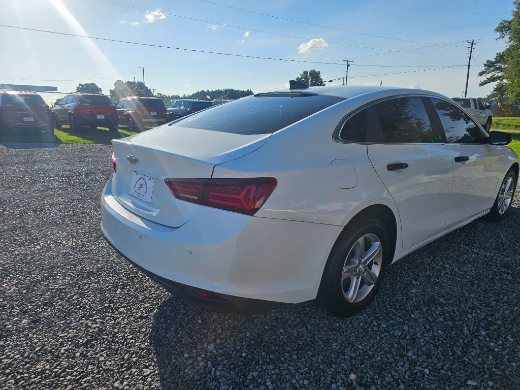 2021 Chevrolet Malibu - $17,995