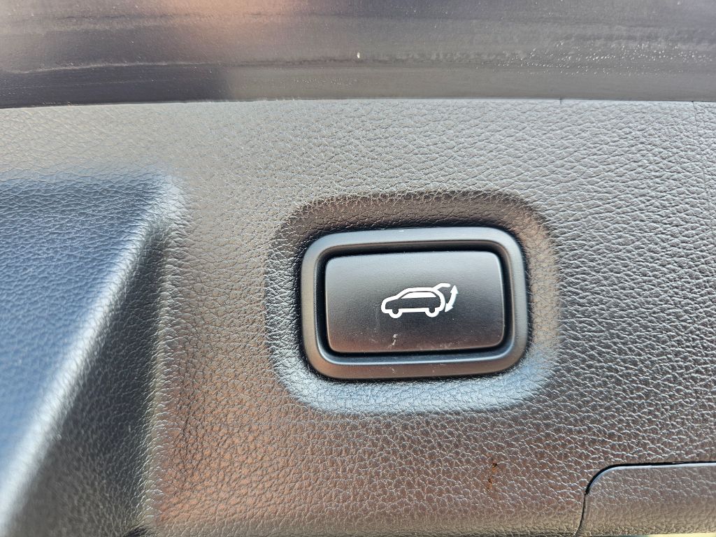 2019 Hyundai Santa Fe - $18,995