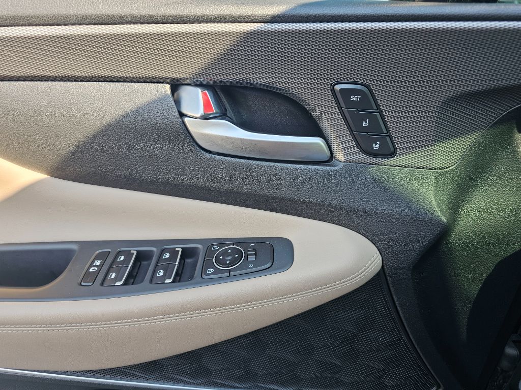 2019 Hyundai Santa Fe - $18,995