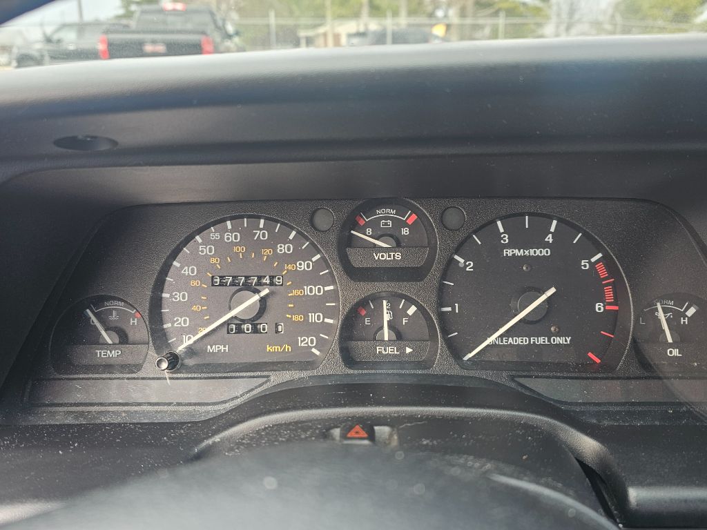 1993 Ford Thunderbird LX photo