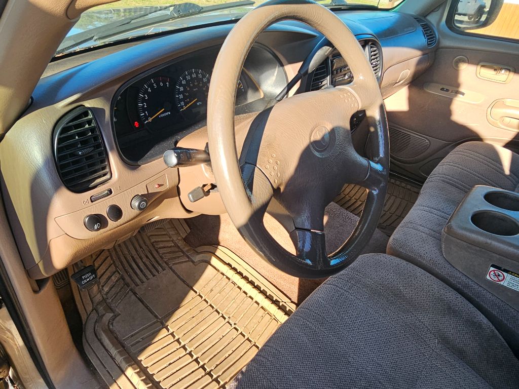 2002 Toyota Tundra SR5 V8 photo